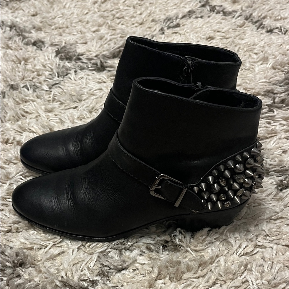 Sam Edelman black leather bootie. Spiked. Womens size 6. Pre-owned.